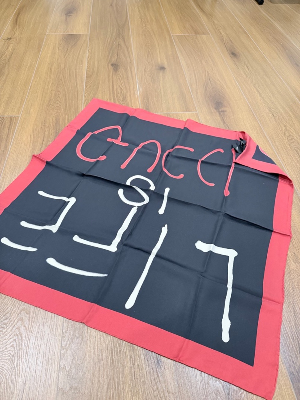 New Gucci Black Red Silk Square Scarf with Gucci Is life SZ 90x90cm - Picture 3 of 8